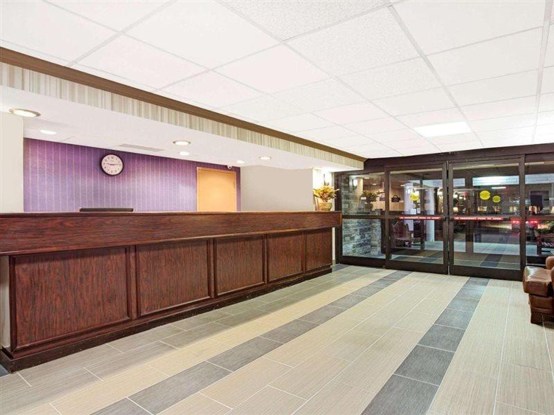 Days Inn By Wyndham Newport News City Center Oyster Point Dış mekan fotoğraf
